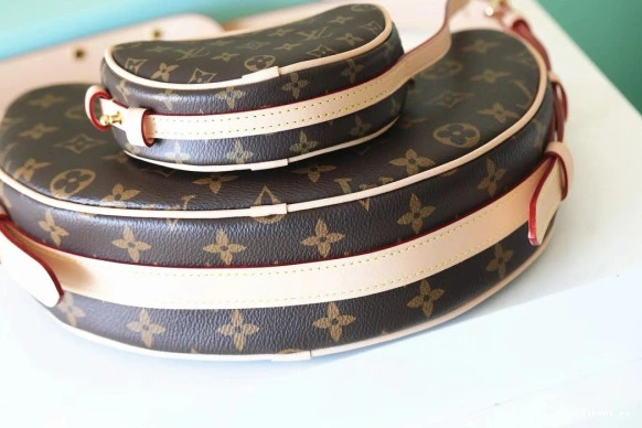 Affordable MM Croissant LOUIS VUITTON 0719